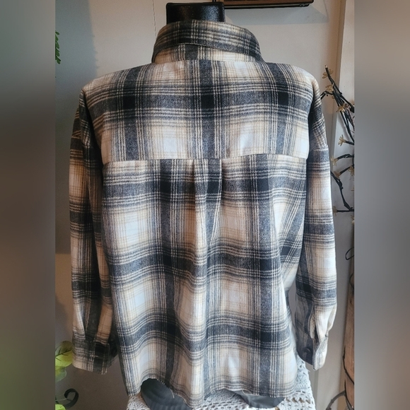 Tattoo Brown and Tan Plaid Oversized Button Up Shacket S - Picture 6 of 8